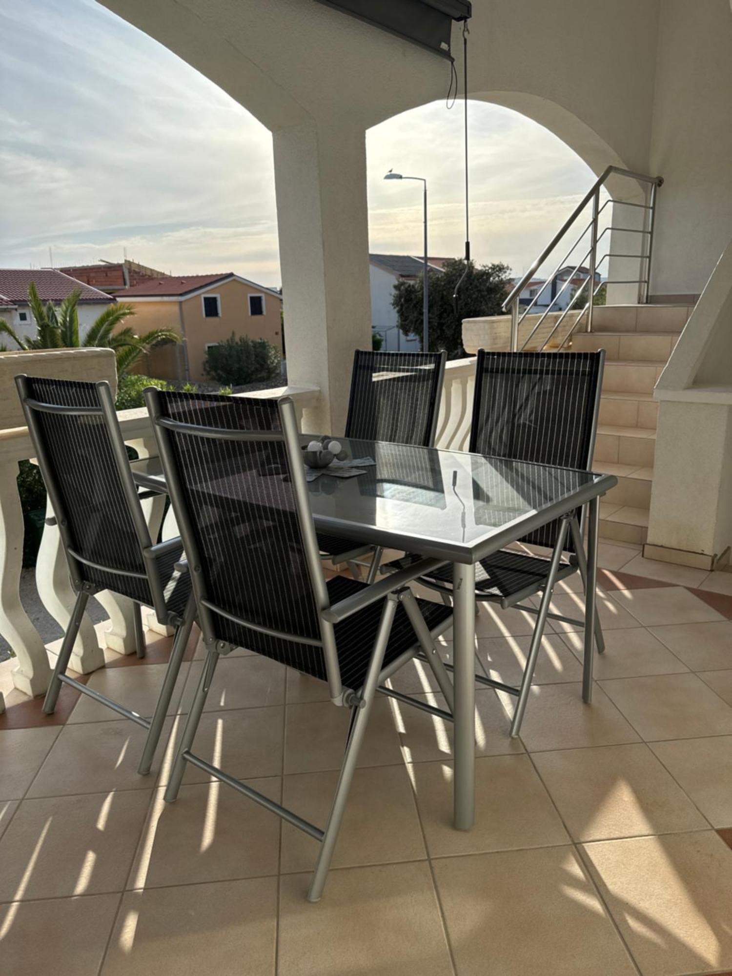Ferienwohnung Apartman J&B Vir Exterior foto