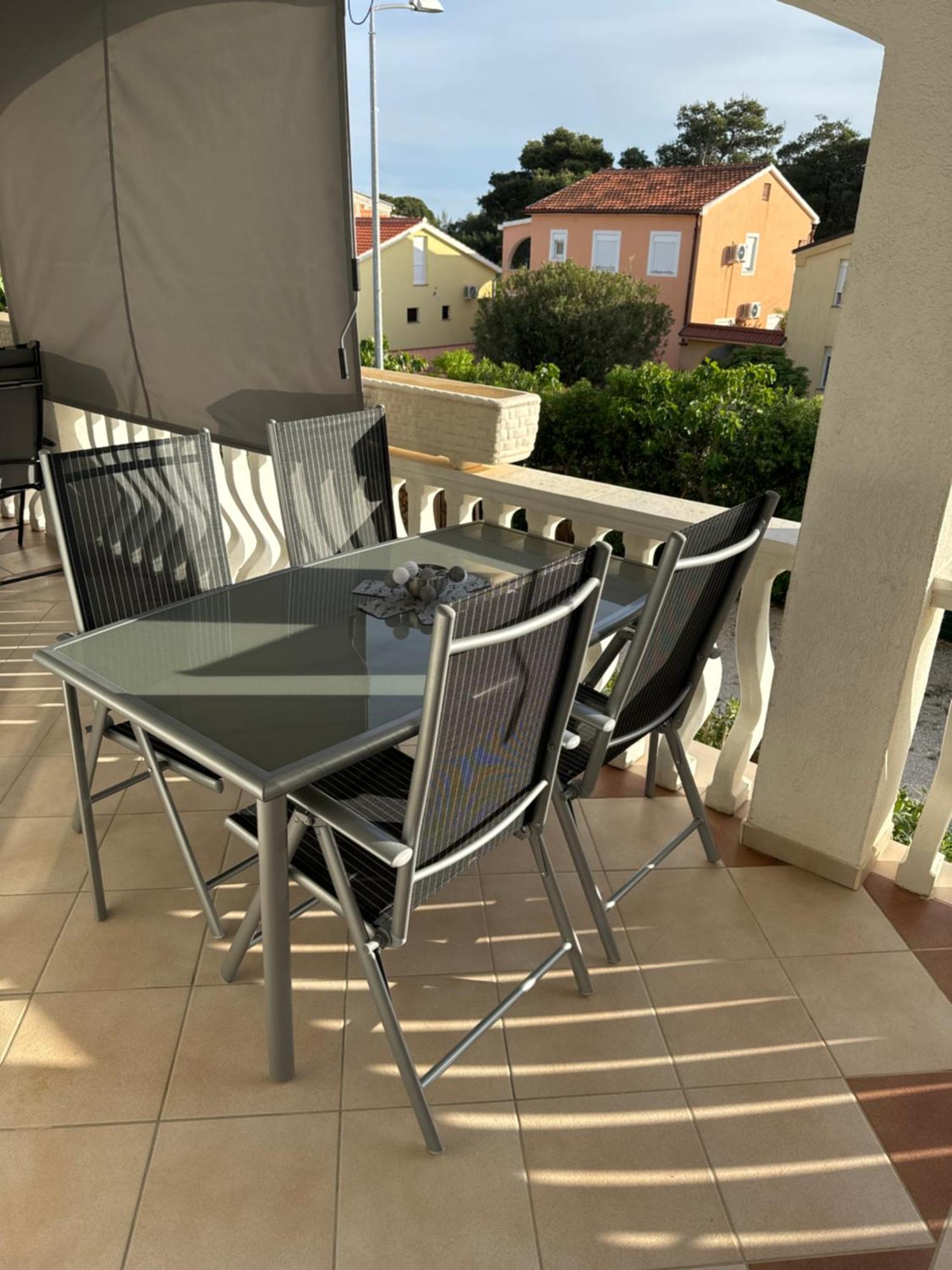 Ferienwohnung Apartman J&B Vir Exterior foto